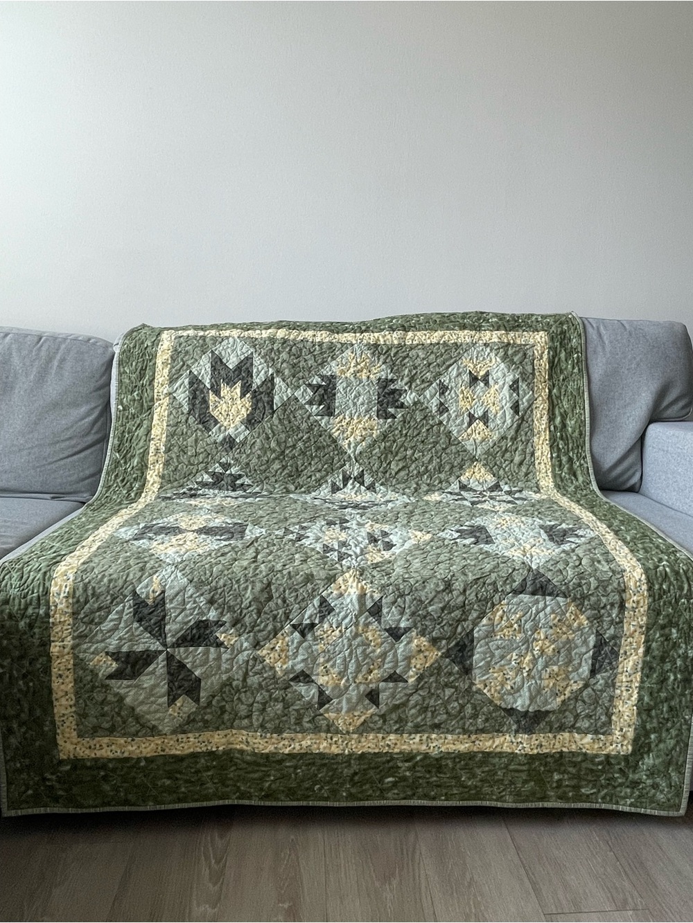 Handmade Quilt Pride of the Prairie Green Strawberries Cottagecore Cozy 55x45 - Picture 2 of 8
